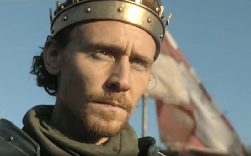 Генрих V в исполнении Тома Хиддлстона. Кадр из фильма «Пустая корона. Генрих V».