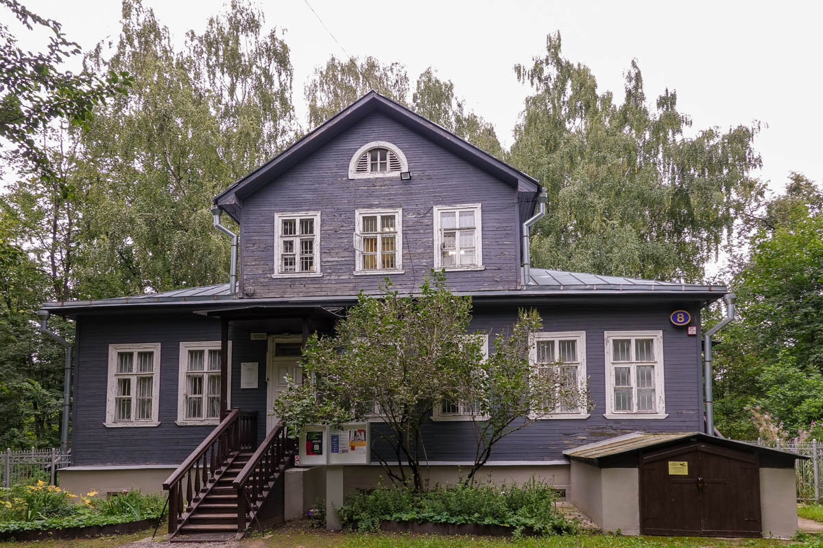 Кузьминская улица, 8