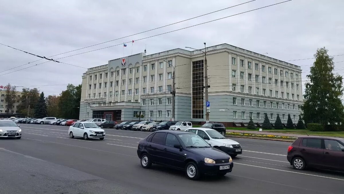     В правительстве Удмуртии появятся три новых заместителя, а также первый заместитель — их кандидатуры на сессии 26 сентября утвердили депутаты Госсовета региона.