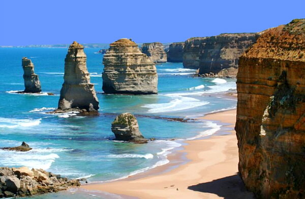 Скалы «12 апостолов» вдоль Великой Океанской дороги