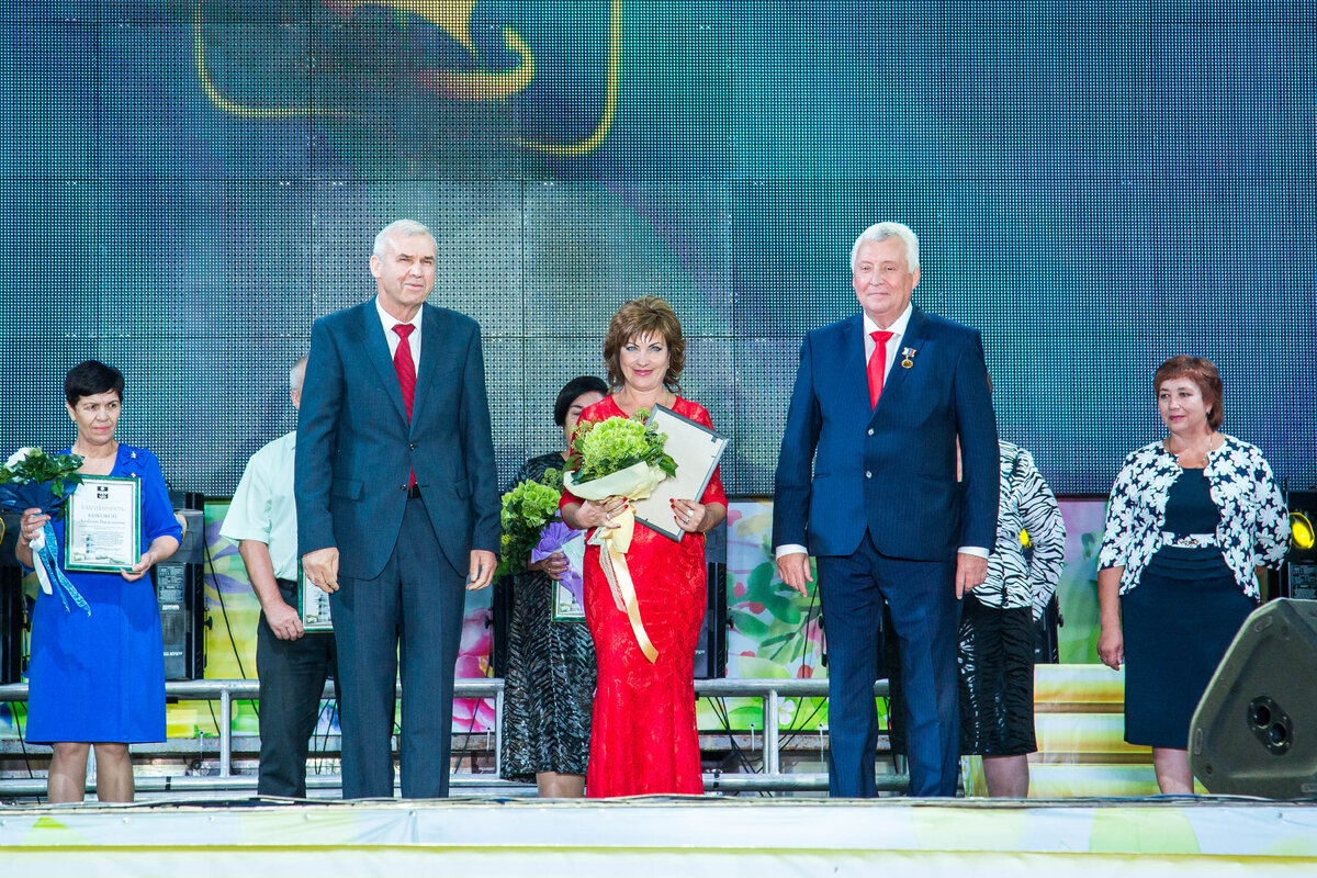 Кульминацией торжеств, посвященных Дню города, стало праздничное мероприятие «Мой город сердцу дорог» на Театральной площади Анапы. 