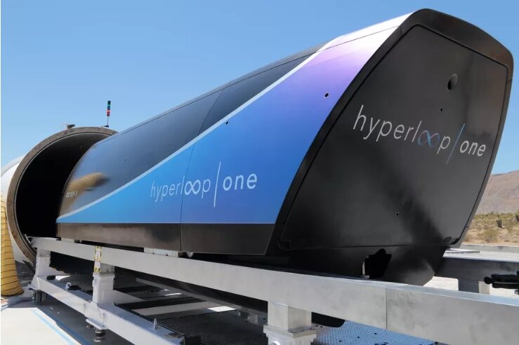 Капсула Hyperloop One // Recode