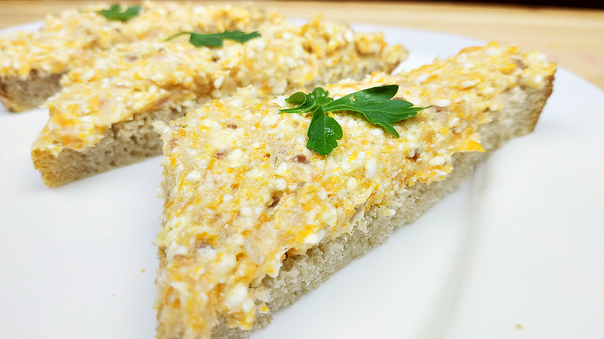 икра из селедки, ложная икра, паштет из селедки, намазка на хлеб, селедочное масло