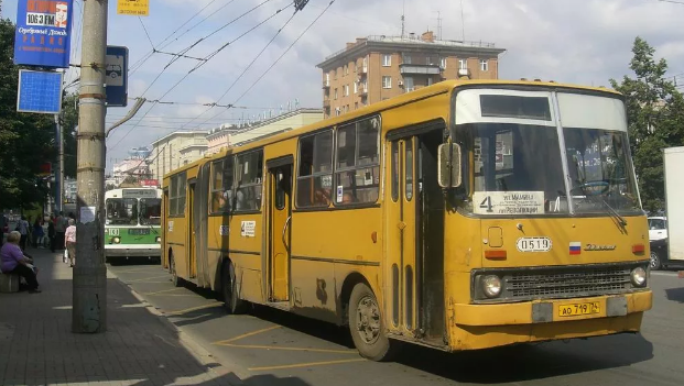 Как-то так выглядит обественный транспорт в Челябинске.