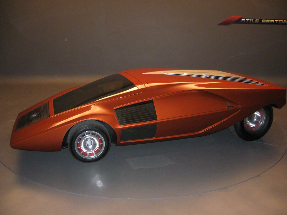Концепт  Lancia Stratos Zero