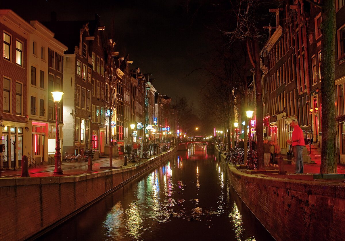 Вид на Квартал красных фонарей. Автор фото: Sergey Ashmarin (From Wikimedia Commons, the free media repository)