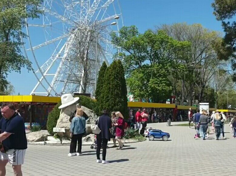 Анапа парк 2023. Парк 30 летия Победы в Анапе. Анапа парк 30 летия Победы аттракционы. Анапа парк 30 летия Победы 2023 год. Парк 300 летия Победы Анапа.