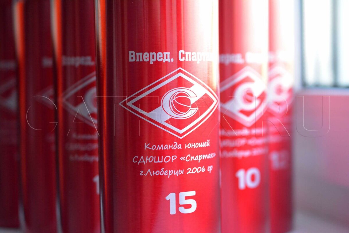 Металлические бутылки для воды с карабином с логотипом на заказ