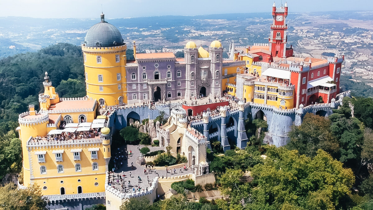 Фото с сайта: https://partimetravelers.com/pt/24-fotos-de-um-conto-de-fadas-sintra