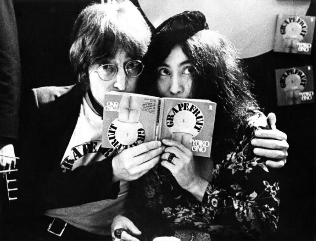 John lennon ono. Джон Леннон 1971. Йоко оно 1971. Битлз Джон Леннон и Йоко оно. John Lennon and Yoko Ono 1971.