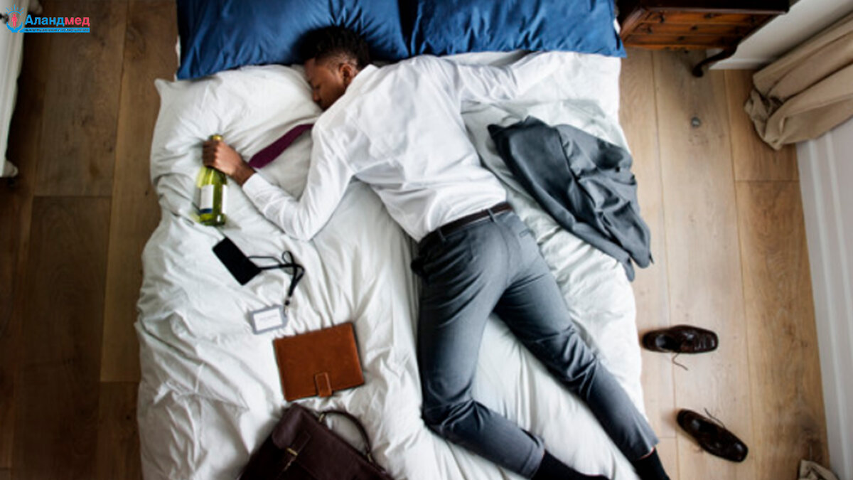 Выраженность похмельного синдрома зависит от принятой дозы, вида спиртных напитков, индивидуальных особенностей организма и некоторых других факторов 