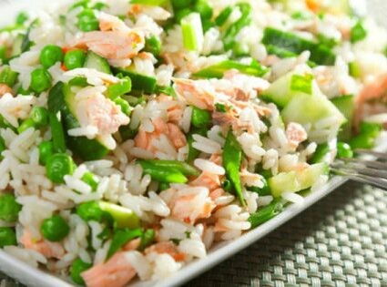 Блюдо с рисом и красной рыбкой (любой)