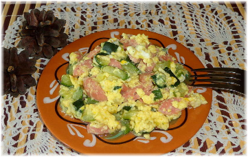 Кабачки с яйцом.