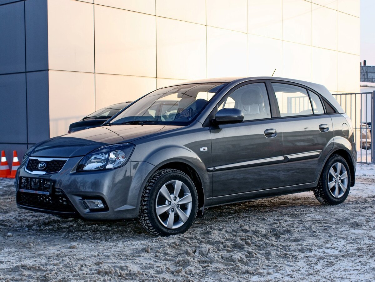 KIA RIO 2 поколения