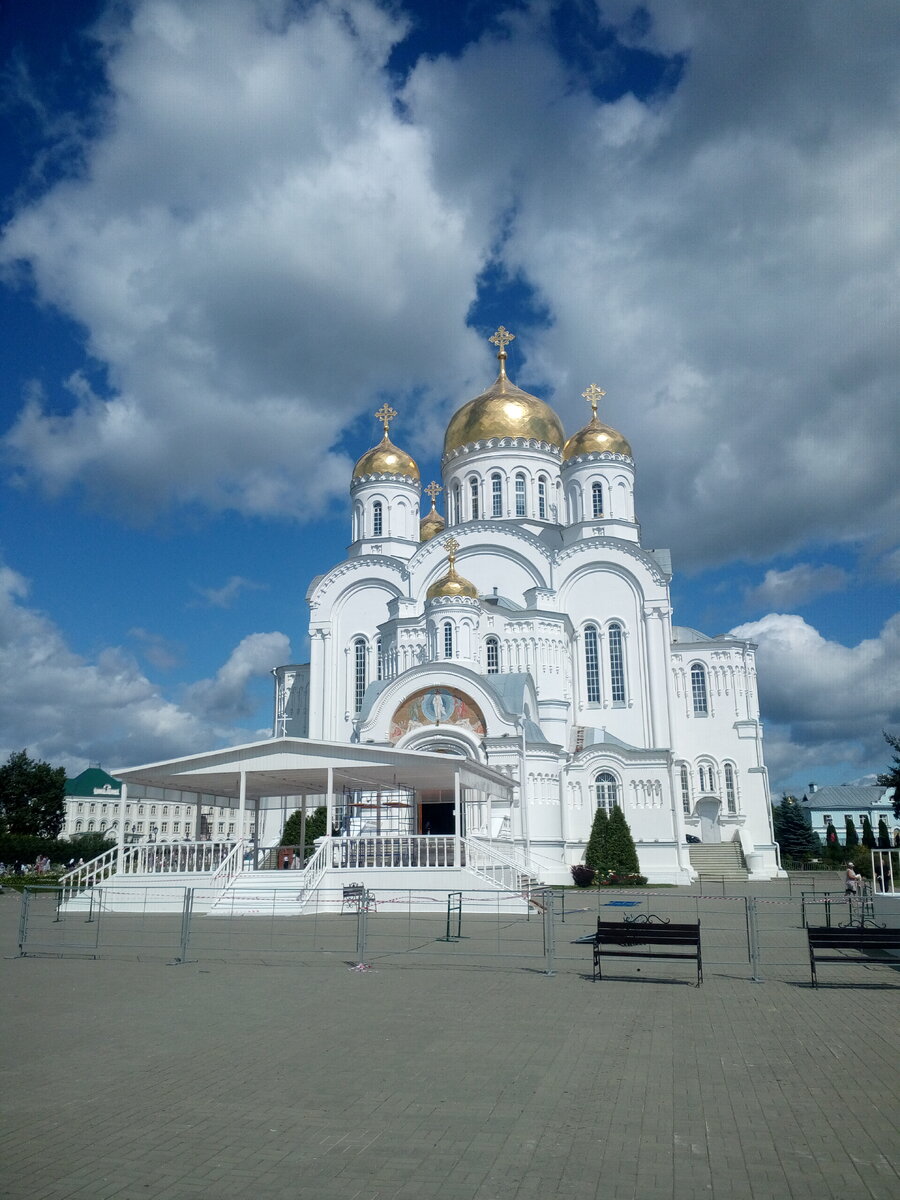 Это церковь в Дивеево