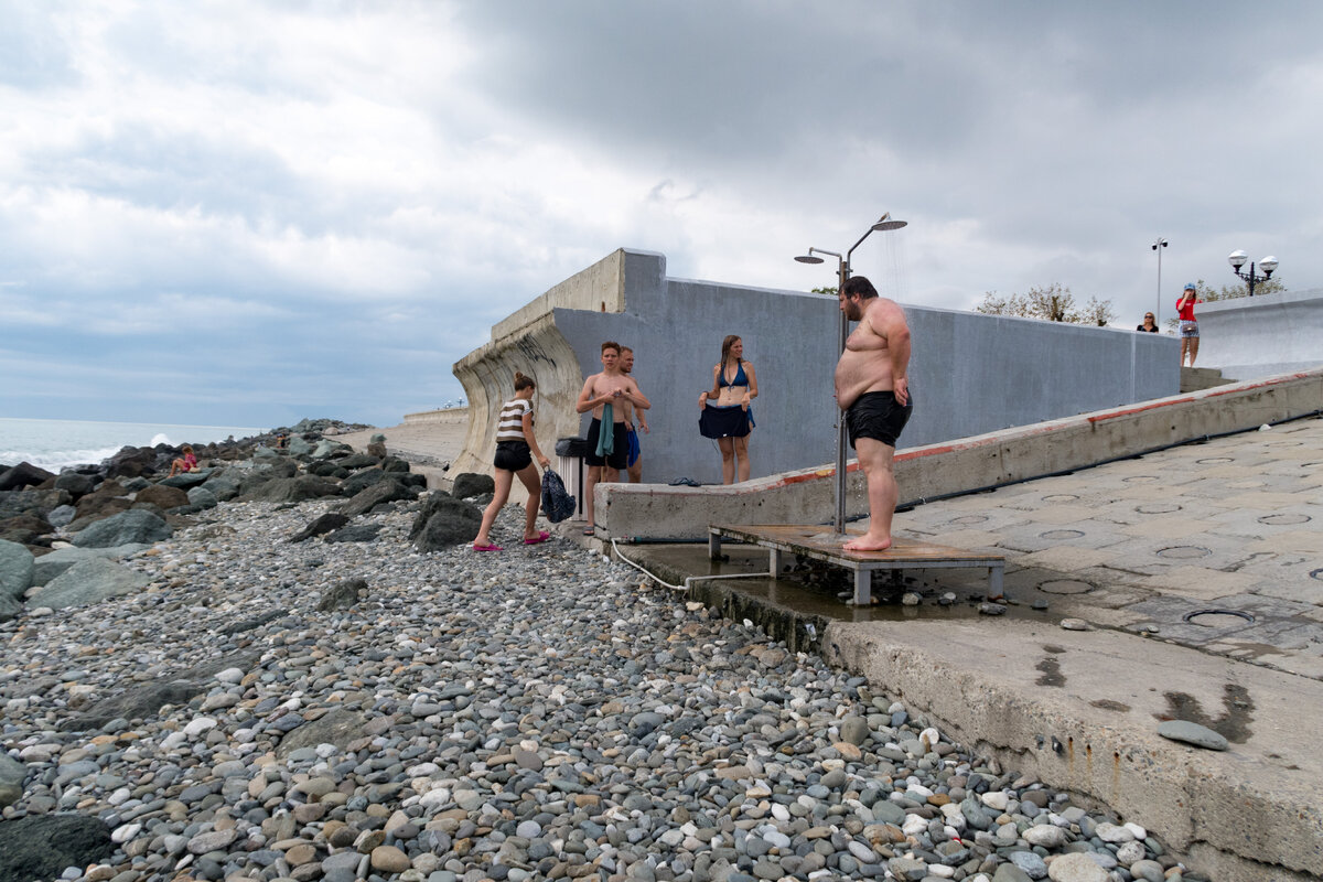 Морской прогноз в адлере. Пляж Рэдиссон Адлер. Погода в Адлере сегодня. Морской прогноз погоды Адлер. Погода Адлер верхневесёлое.