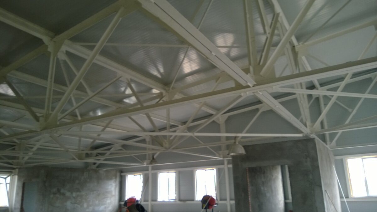 Металлоконструкции которое нужно спрятать над потолком