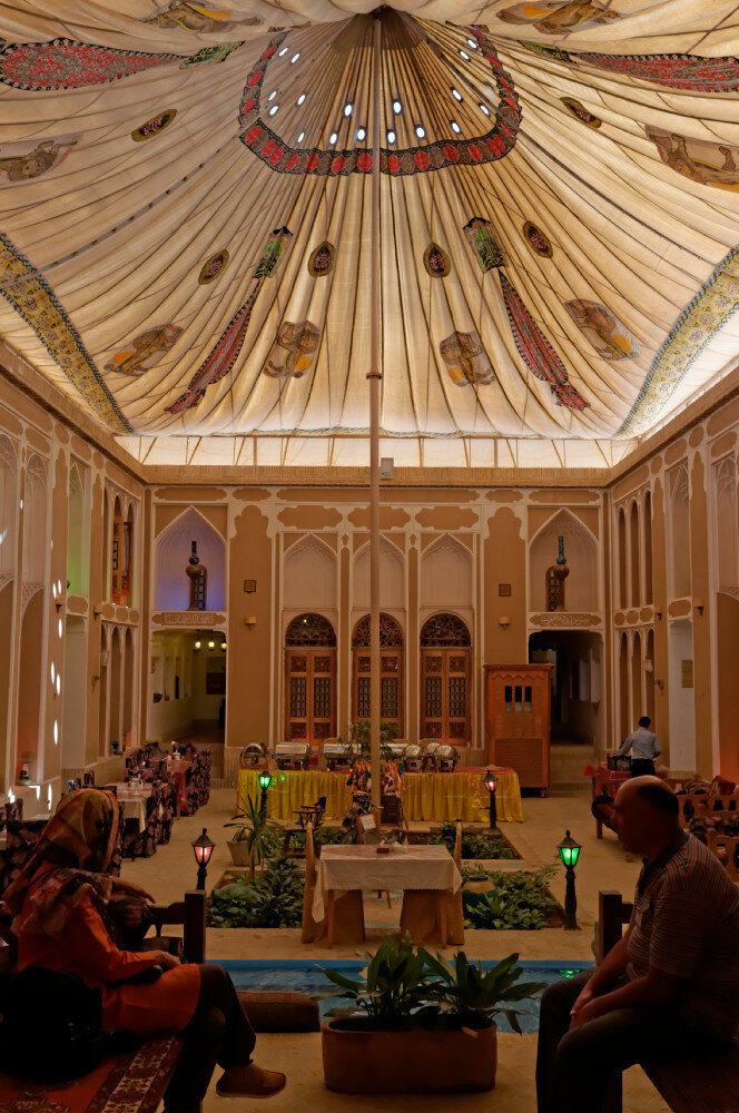 Внутренний дворик Fahadan Hotel