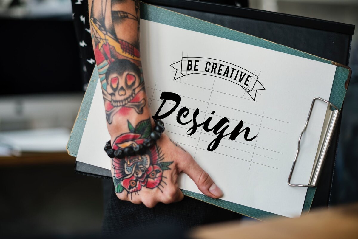 https://www.pexels.com/ru-ru/search/famaly%20tattoo/