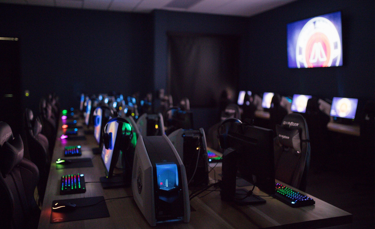 Кибер-спорт.