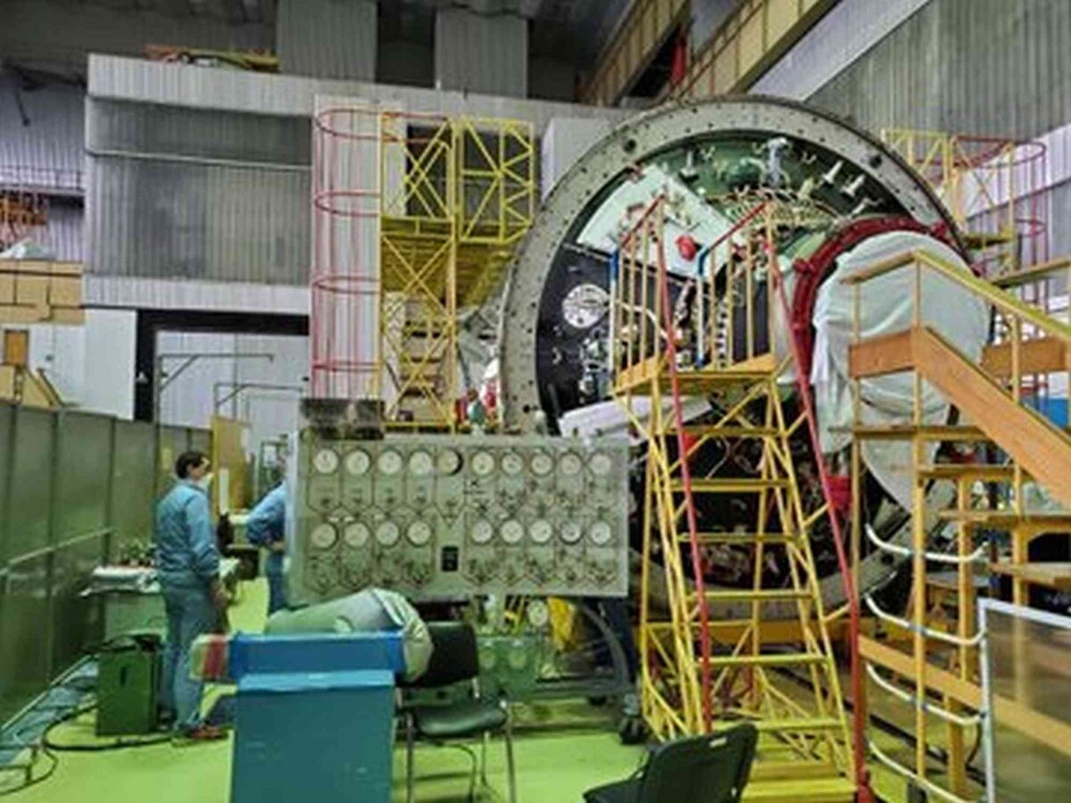 Наука на стенде.