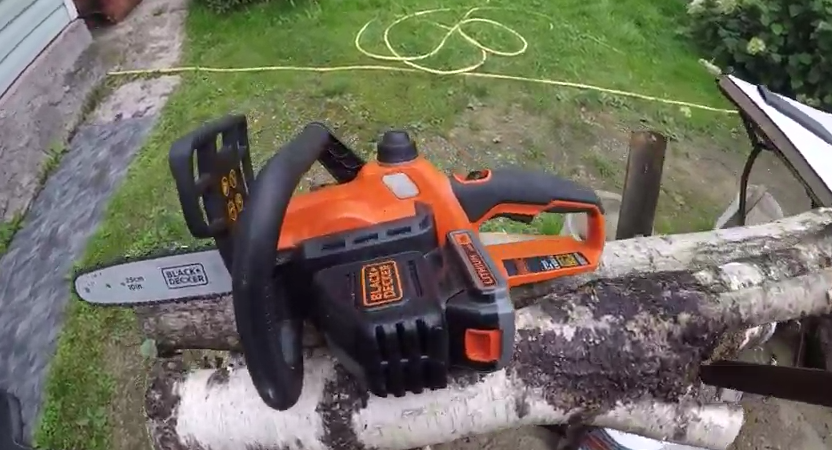 пила Black+Decker GKC 1825L20
