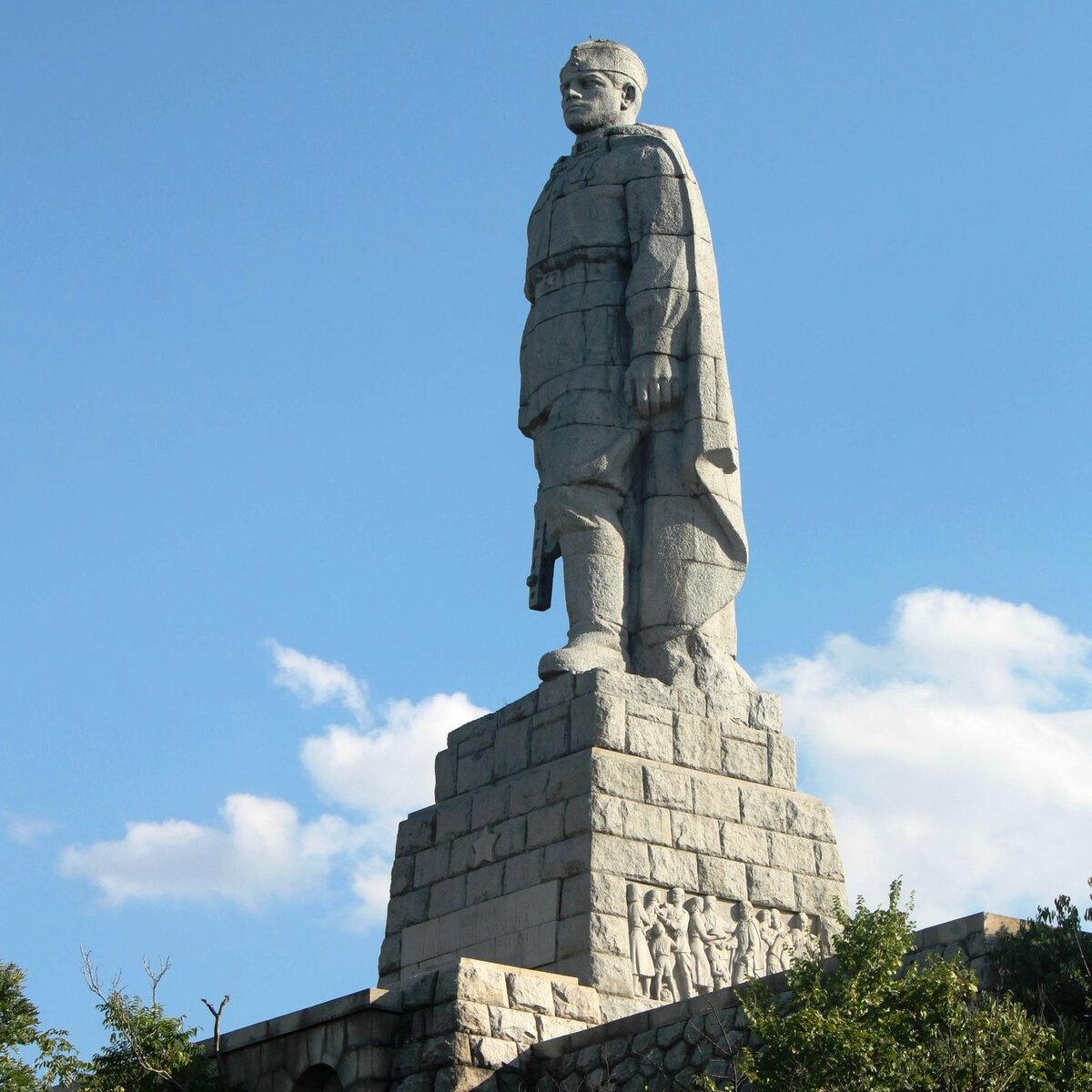 памятник алеша в болгарии русский солдат