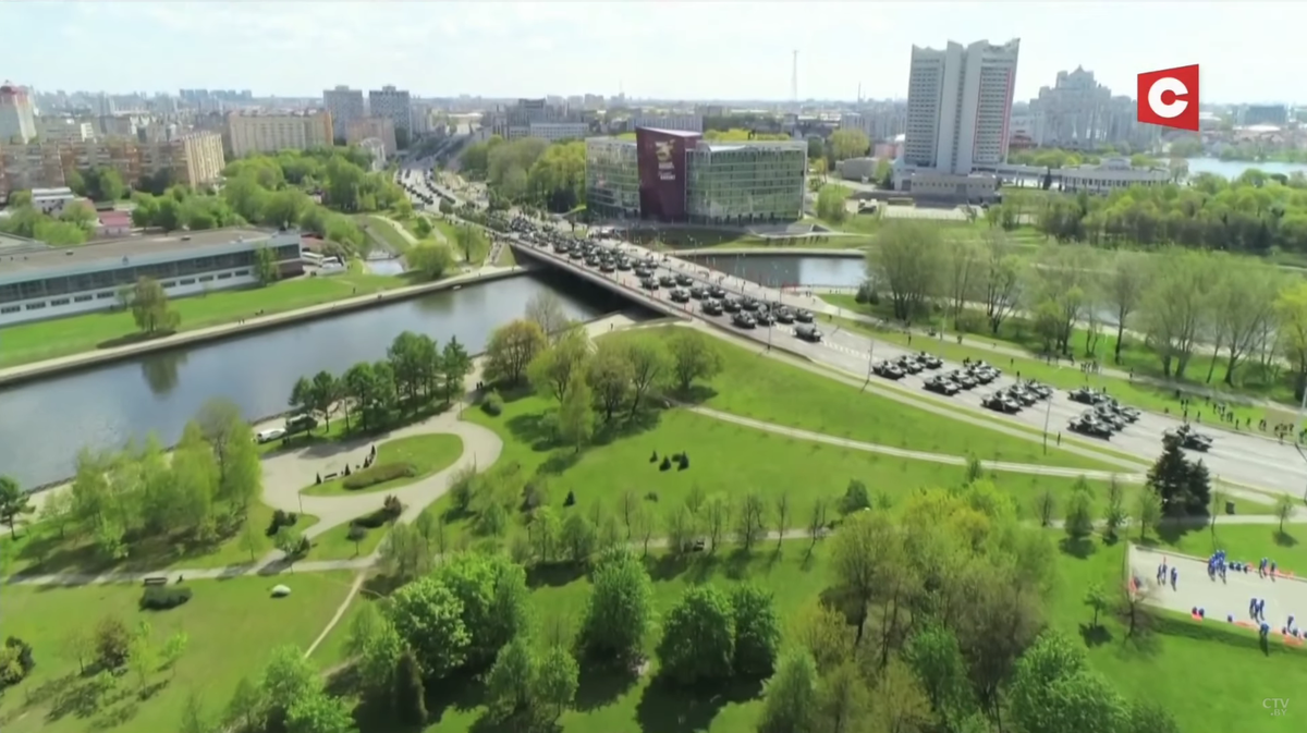 Вид на проспект Машерова в сторону улицы Даумана.