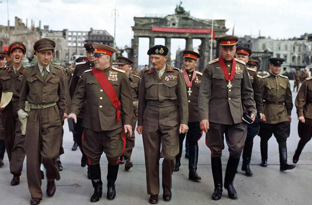 Жуков и союзники в Берлине 45-ого