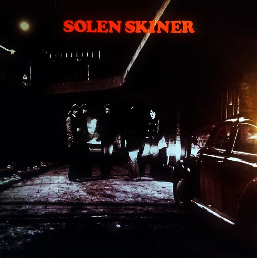 Solen Skiner. Solen Skiner 1976