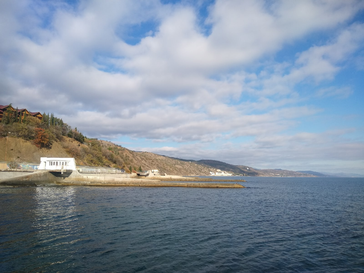 Моё любимое место в Алуште за пол-года жизни в Крыму | Куда ведёт тропа |  Дзен