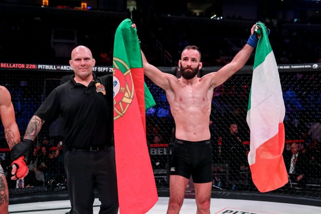 Карвальо из не самой боевой страны.но тренируется в Ирландии.  фото: картинки яндекса.