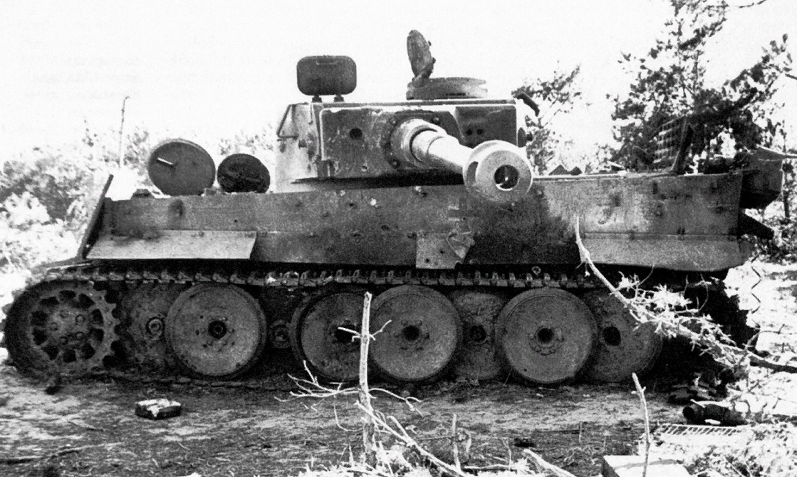 Подбитый немецкий танк, фото времен ВОВ.