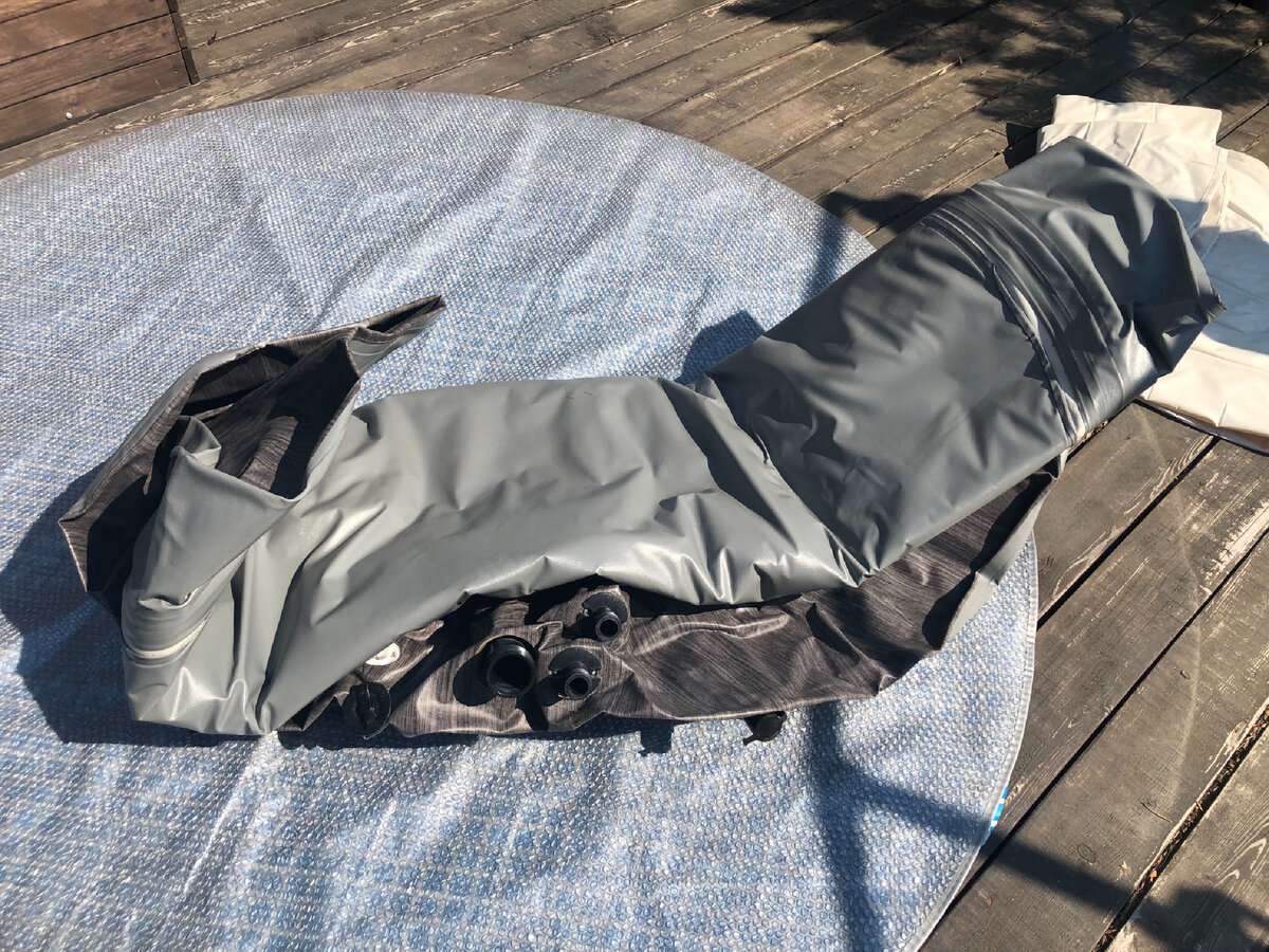 Не забываем сориентировать дренажный клапан в сторону подходящего места для слива воды. 