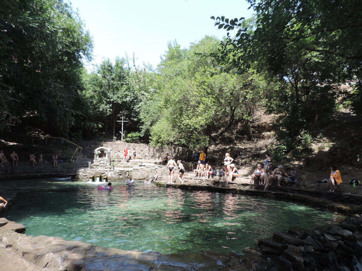 Ледяная купель родника. Фото автора