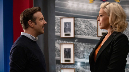 Кадр из сериала "Тед Лассо" https://www.apple.com/tv-pr/originals/ted-lasso/photos/