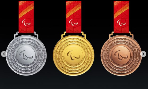Медали для паралимпийцев