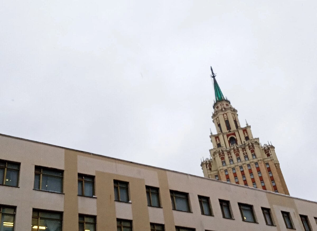 Каланчевская улица. Москва. февраль 2022.