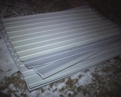 С одного из адресов по ул. Крахмалева некто похитил металлические изделия. Об этом в полицию сообщила местная жительница.