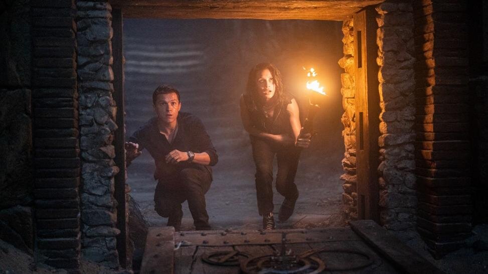  Работа некоторых головоломок может вызывать  вопросы, как и то, каким образом персонажи потом из определённых комнат  умудрялись выбираться где-то за кадром. Но в подобных фильмах о таких  вещах лучше не задумываться. 