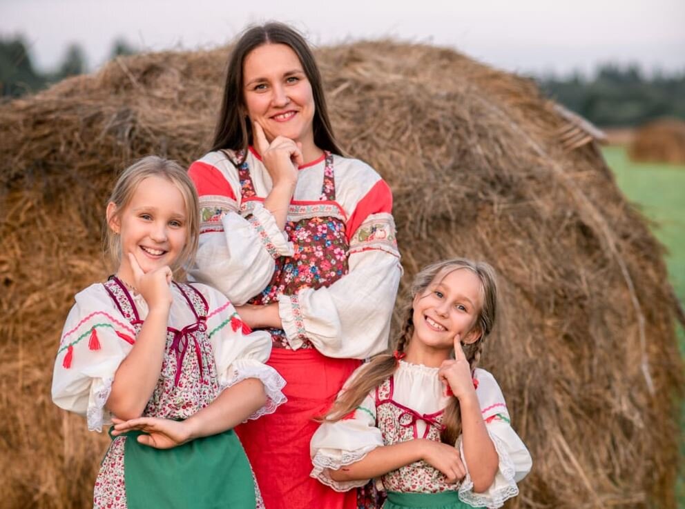 В Тверской области мамы с детьми стали участниками фотоконкурса национальных костюмов