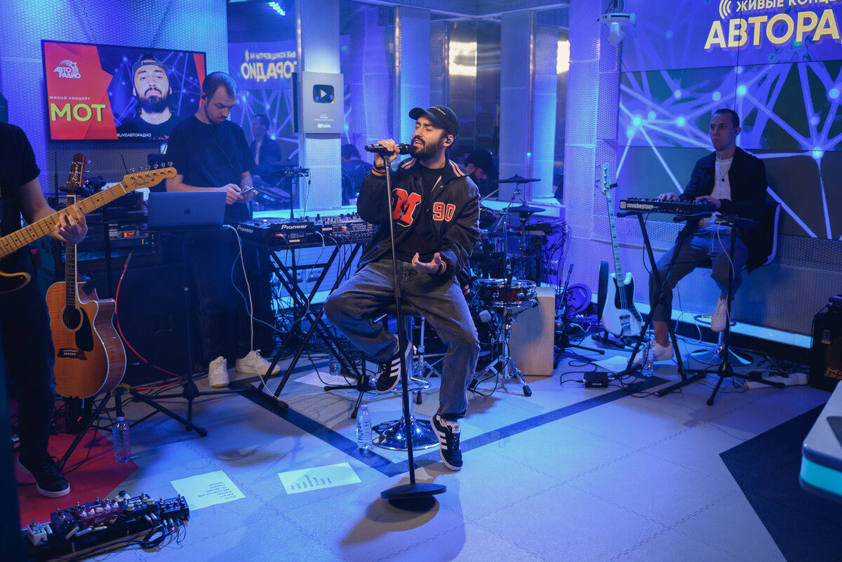 мот песни 2022. мот песня тряпки от кутюр.