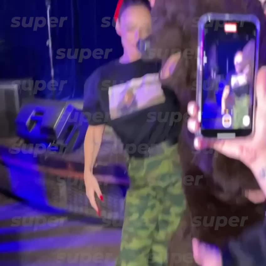    Атмосфера праздника: Алена Жигалова, Наташа Гасанханова и Алена Водонаева Видео: Super