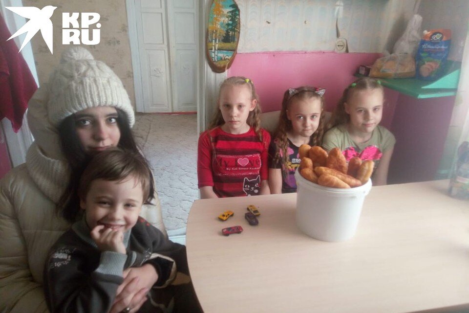     Семья живет небогато, ее постоянно проверяет комиссия по делам несовершеннолетних. Фото: Предоставлено семьей Пронских