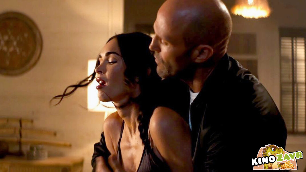 Кадр из фильма Неудержимые 4. Меган Фокс и Джейсен Стейтем