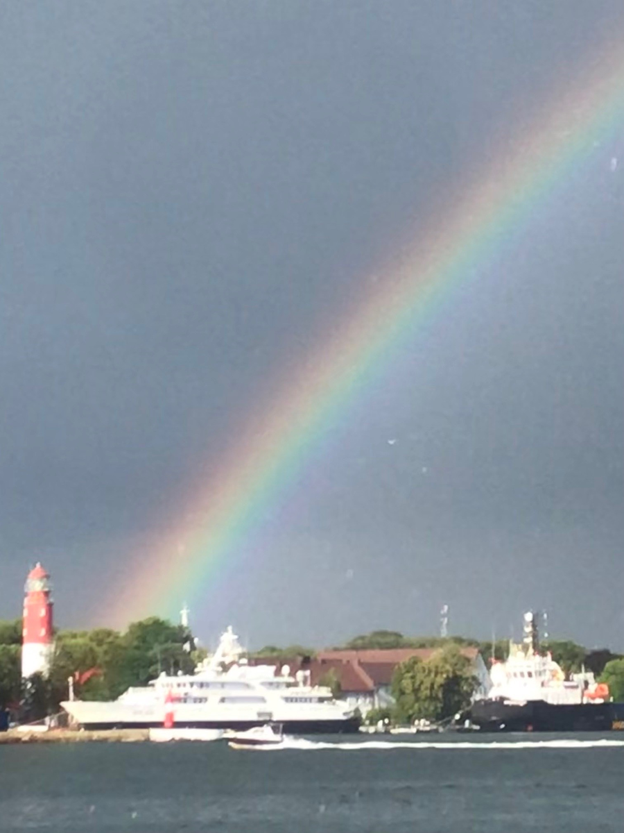 Радуга-дуга в ливень. Фото автора