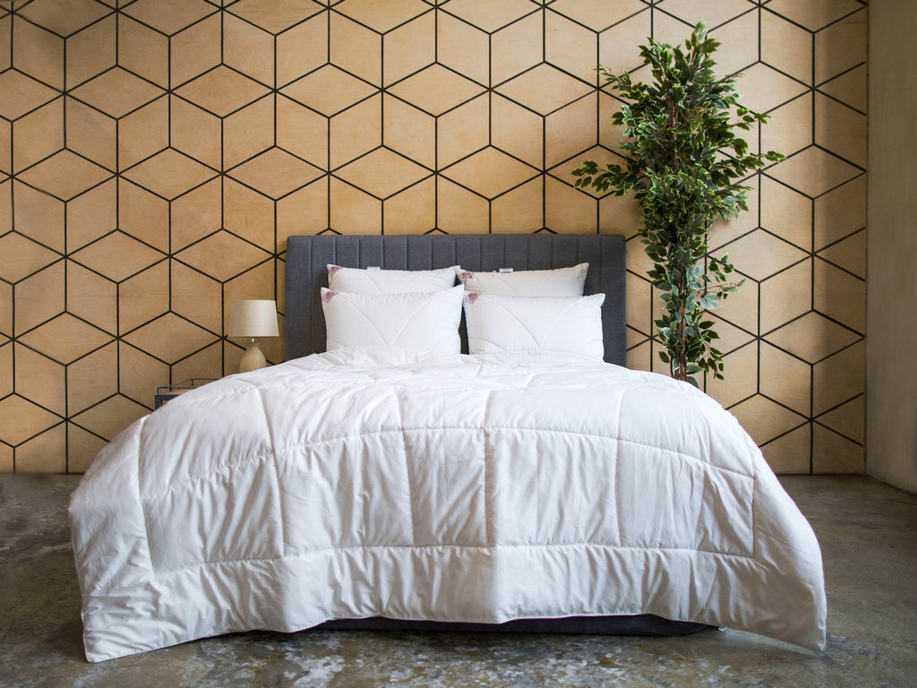 У топового производителя спальных принадлежностей German Grass есть целая коллекция одеял и подушек со 100% кашемиром, которая так и называется Cashmere Wool