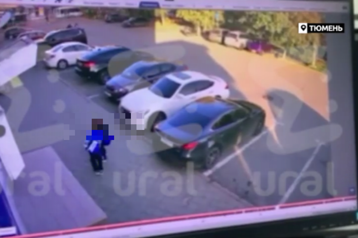    В Тюмени школьники не хотели ходить на бокс, поэтому слепили муляж бомбы