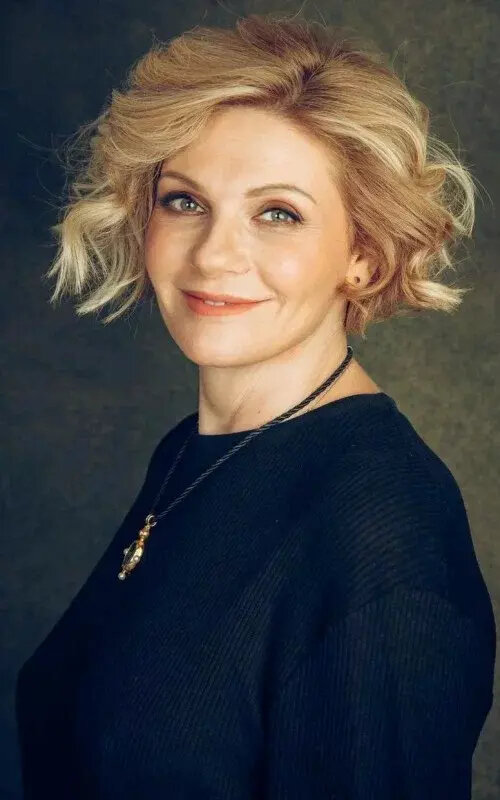    Анна Ардова.