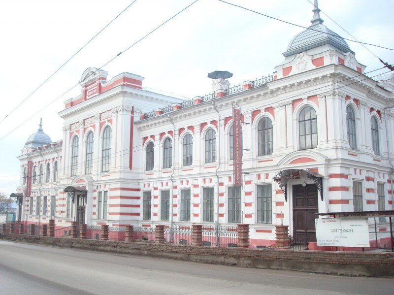    Алафузовский дворец в Казани — до недавнего времени здесь размещался Татарский ТЮЗ, теперь — молодежная организация «Созвездие-Йолдызлык». Фото: АиФ-Казань
